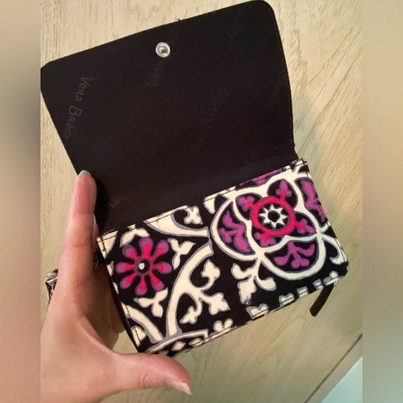 Vera Bradley RFID 3 in1 Crossbody Scroll Medallion Wristlet Mini Handbag MSRP$75 - Picture 7 of 10
